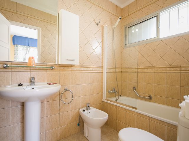 トイレの水漏れが招く住まいの危機日常点検で守る快適生活の秘訣