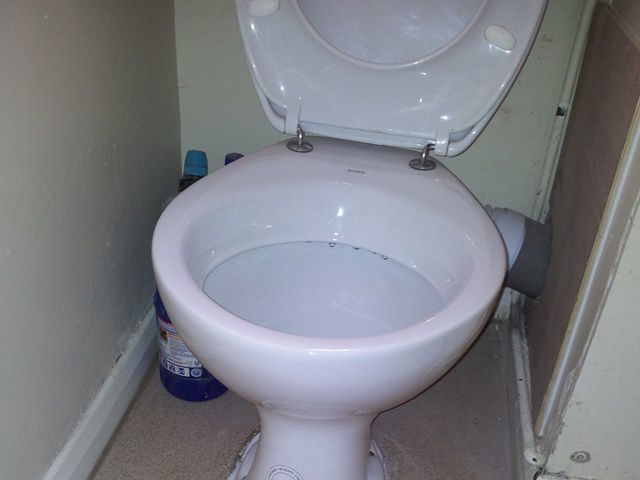 トイレの水漏れが招く生活トラブルと快適空間を守るための点検管理術
